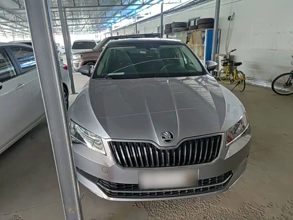Skoda Superb — фото 3