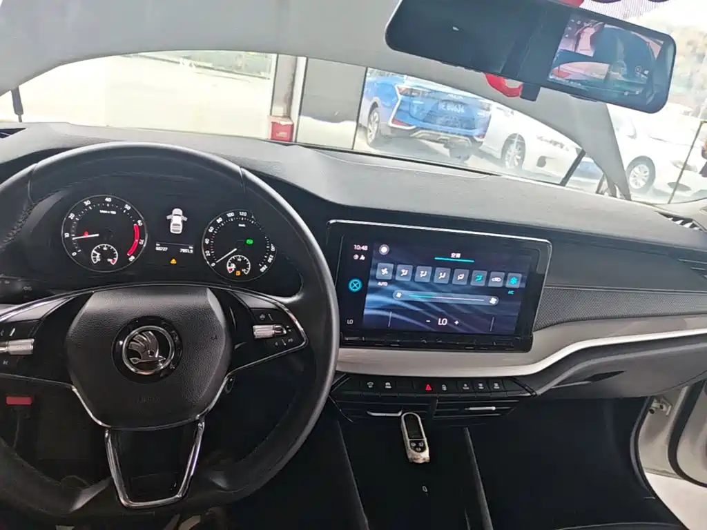 Skoda Octavia — фото 10