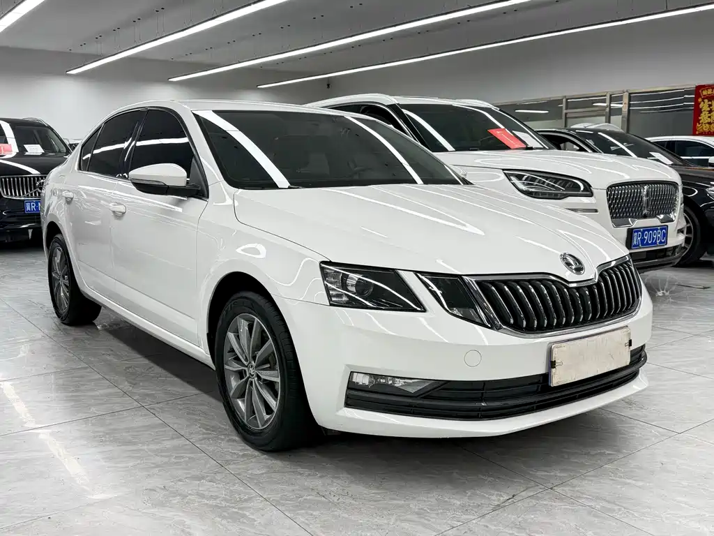 Skoda Octavia — фото 3