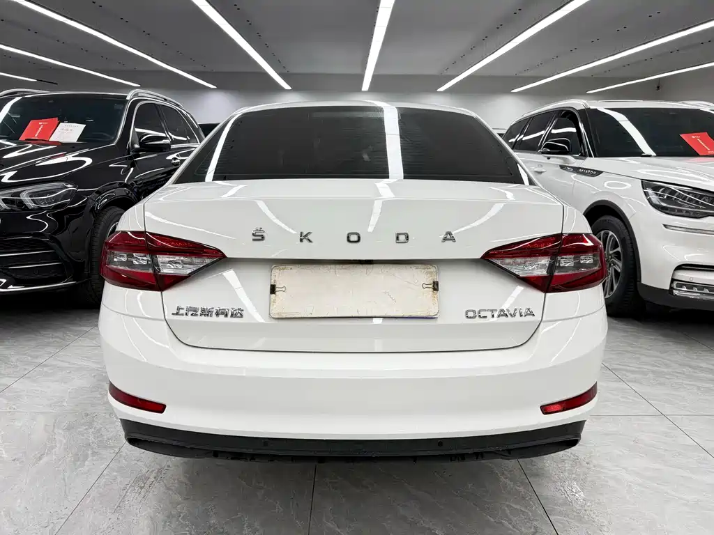 Skoda Octavia — фото 5