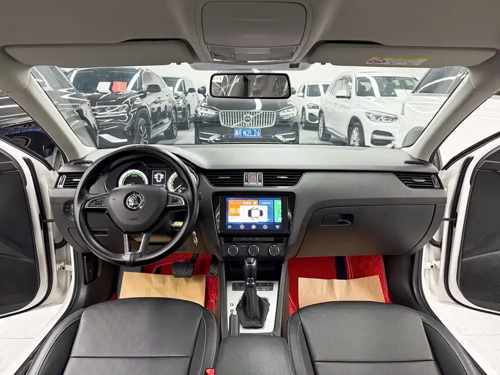 Skoda Octavia — фото 9