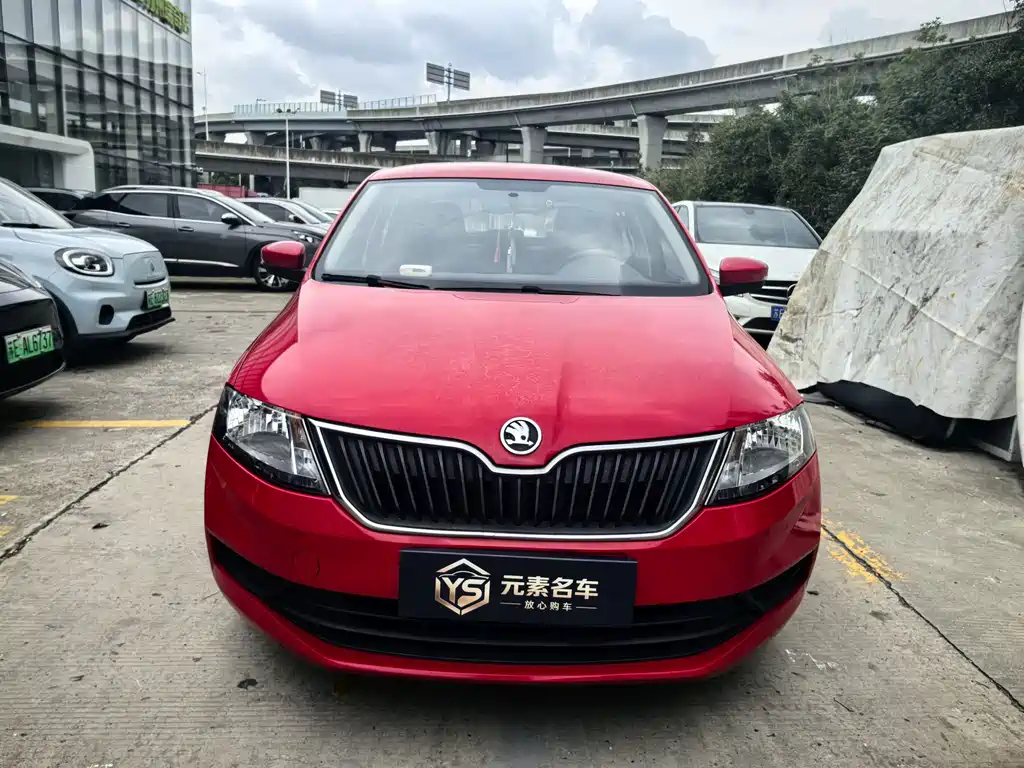 Skoda Rapid Spaceback — фото 2