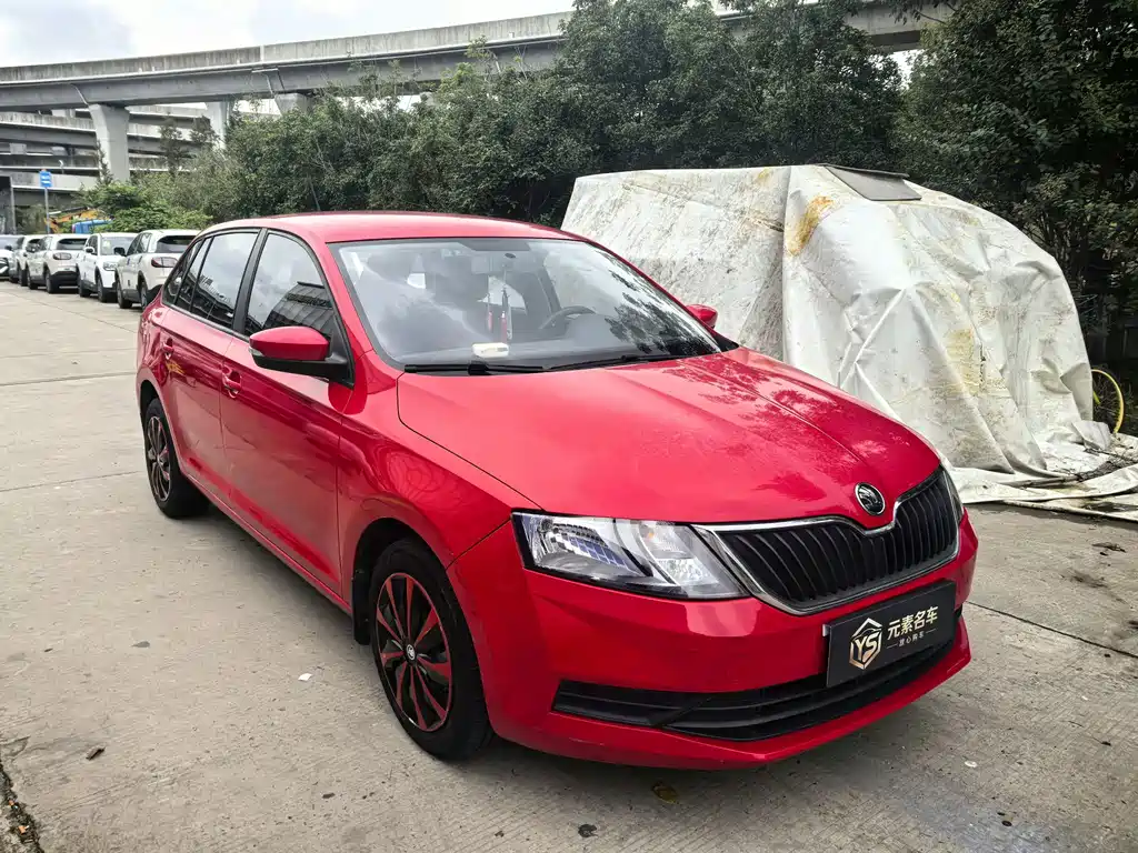 Skoda Rapid Spaceback — фото 3