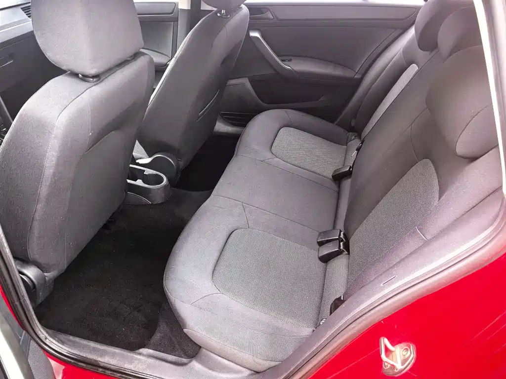 Skoda Rapid Spaceback — фото 5
