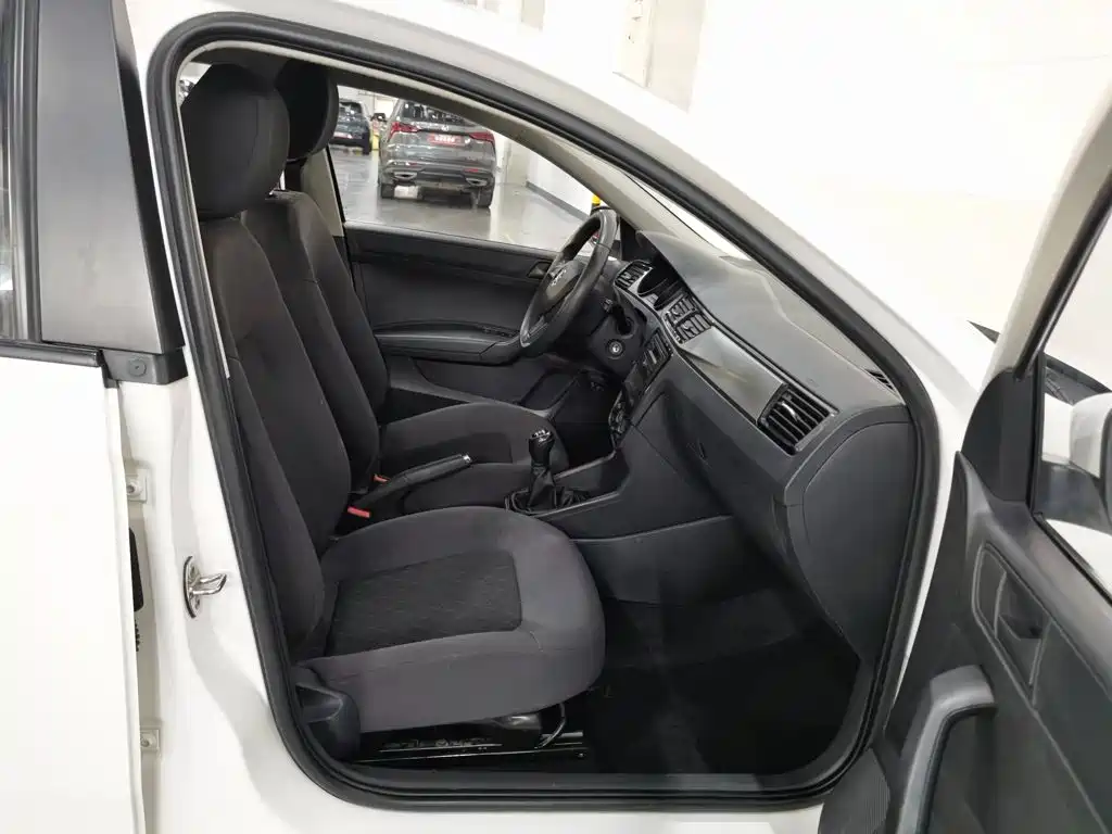 Skoda Rapid — фото 23