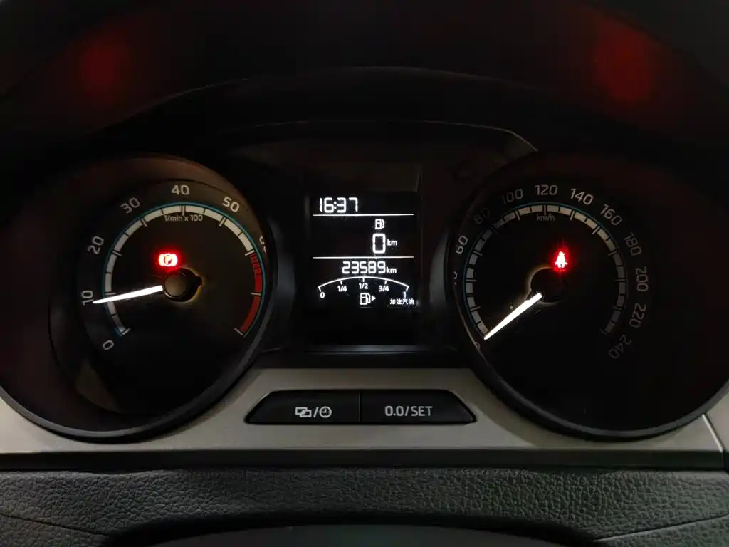 Skoda Rapid — фото 10