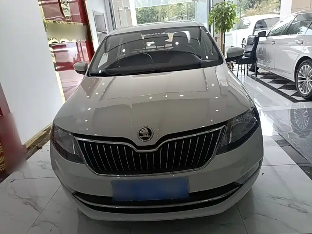 Skoda Rapid — фото 3