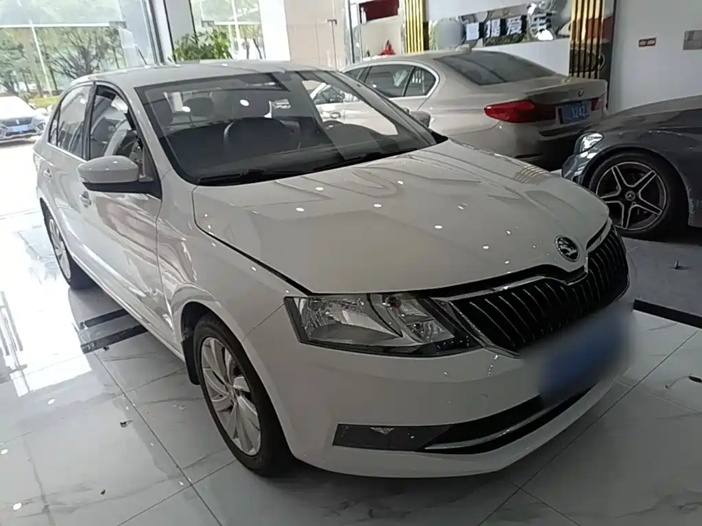Skoda Rapid — фото 4