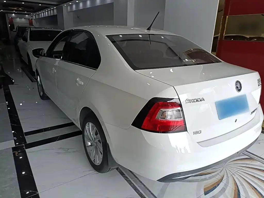 Skoda Rapid — фото 5