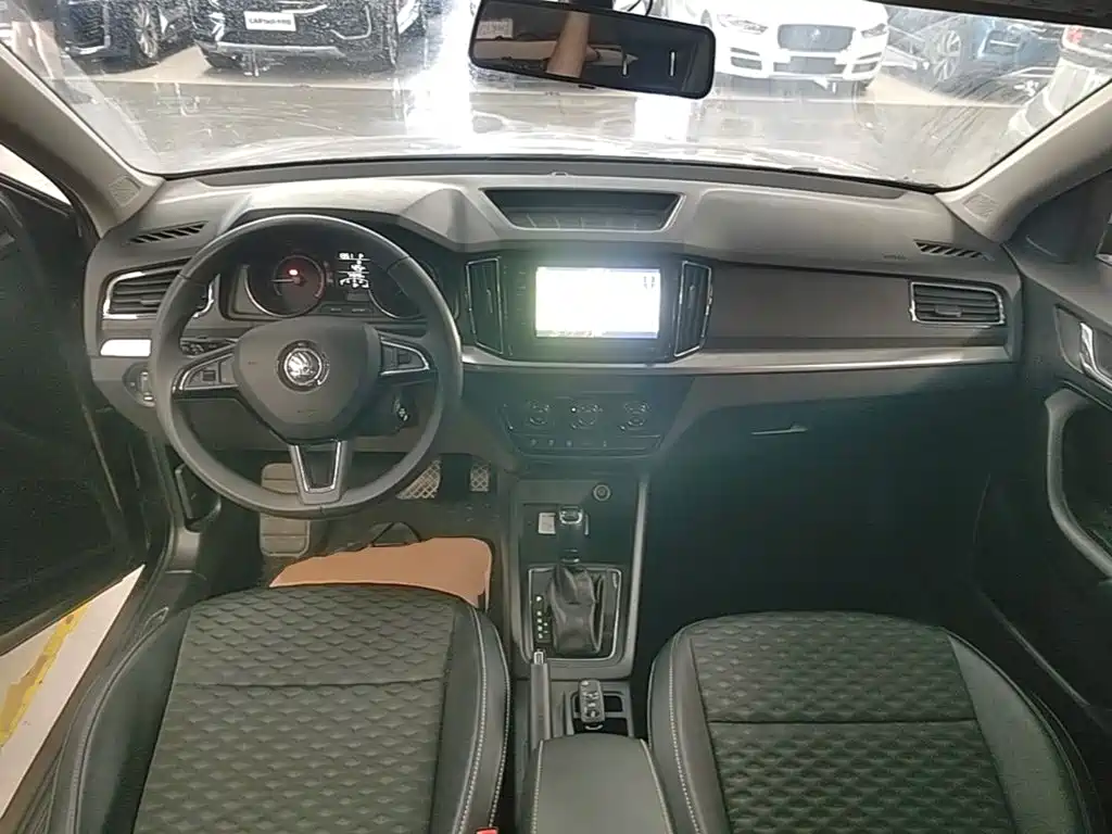 Skoda Kamiq — фото 10
