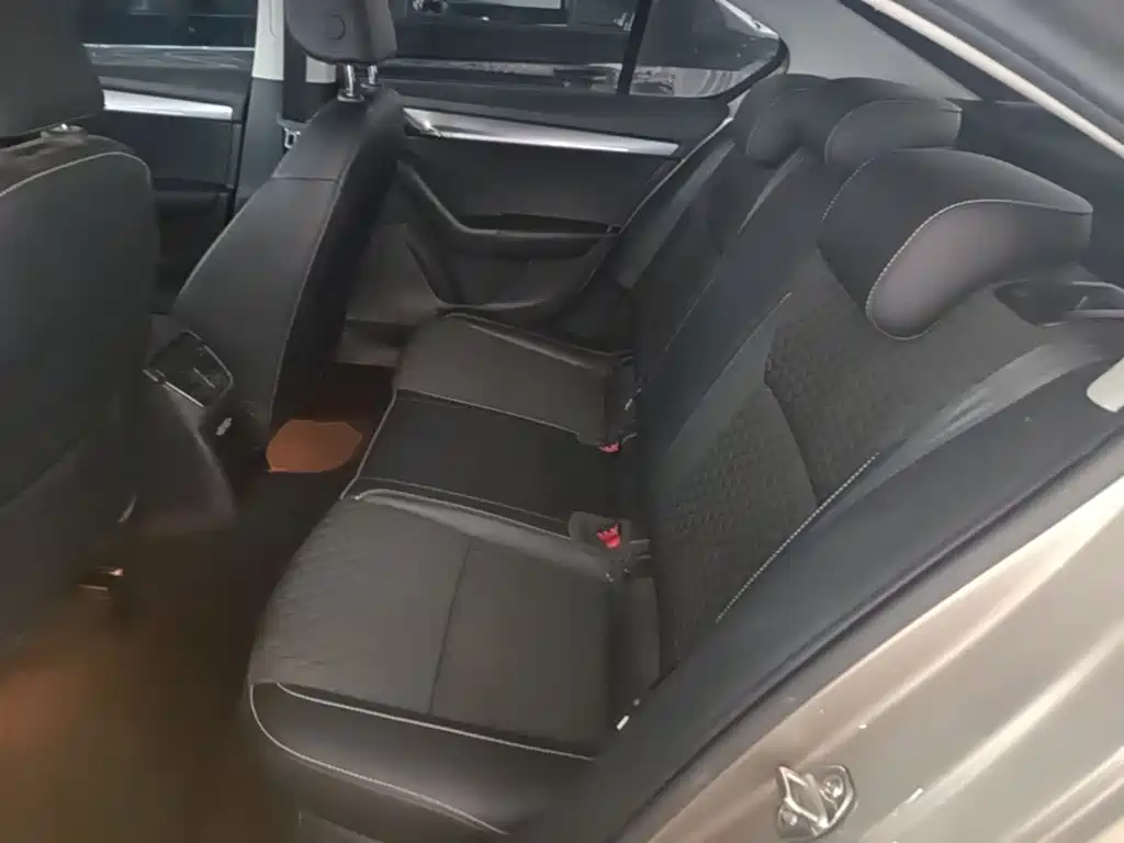 Skoda Octavia — фото 17