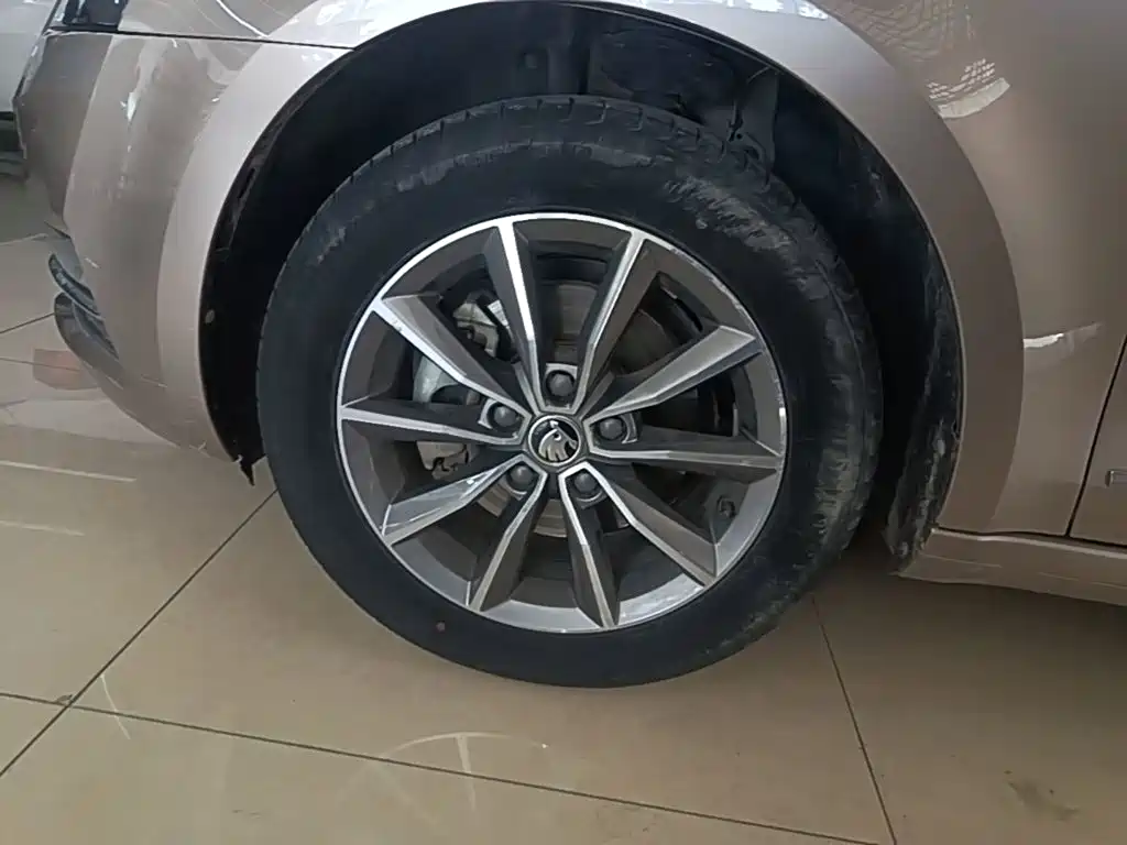 Skoda Octavia — фото 23