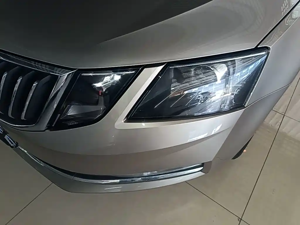Skoda Octavia — фото 24