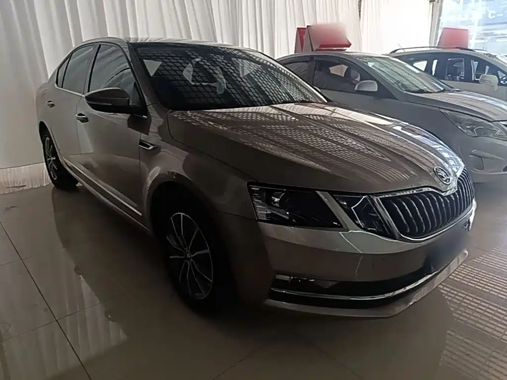 Skoda Octavia — фото 4