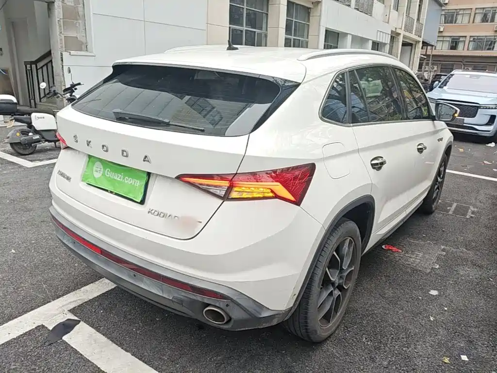 Skoda Kodiaq GT — фото 7