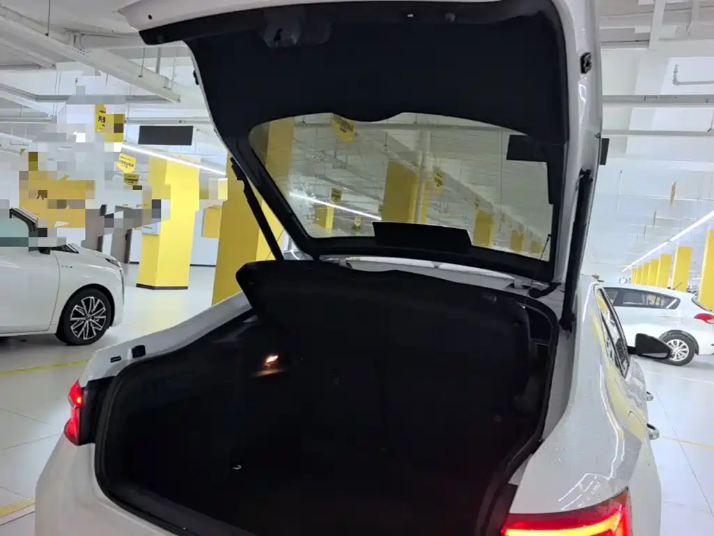 Skoda Superb — фото 19