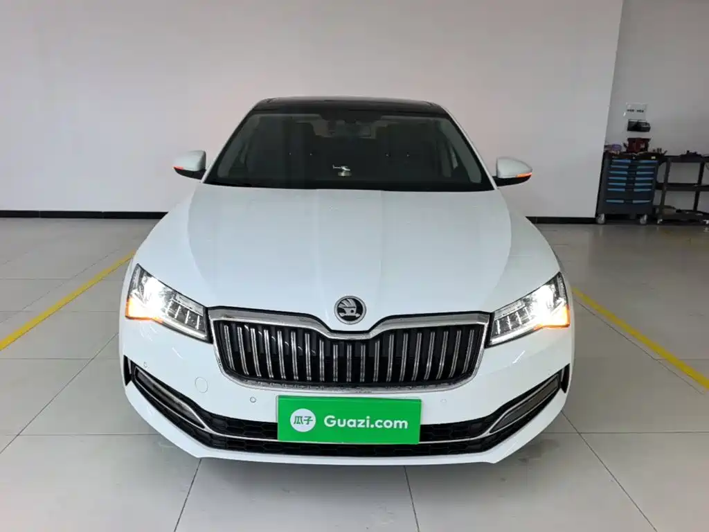 Skoda Superb — фото 3
