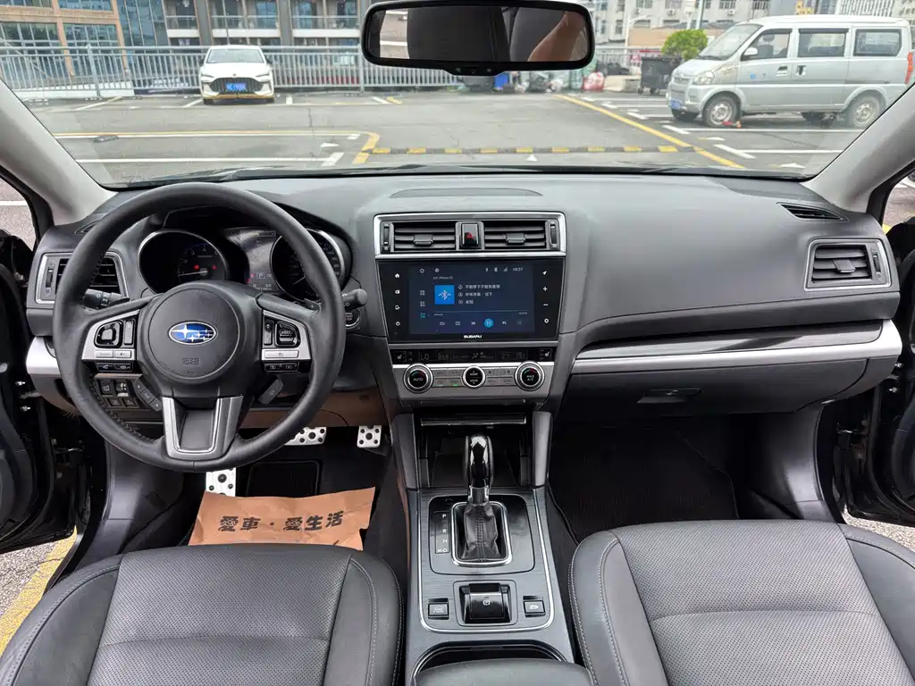 Subaru Outback — фото 6