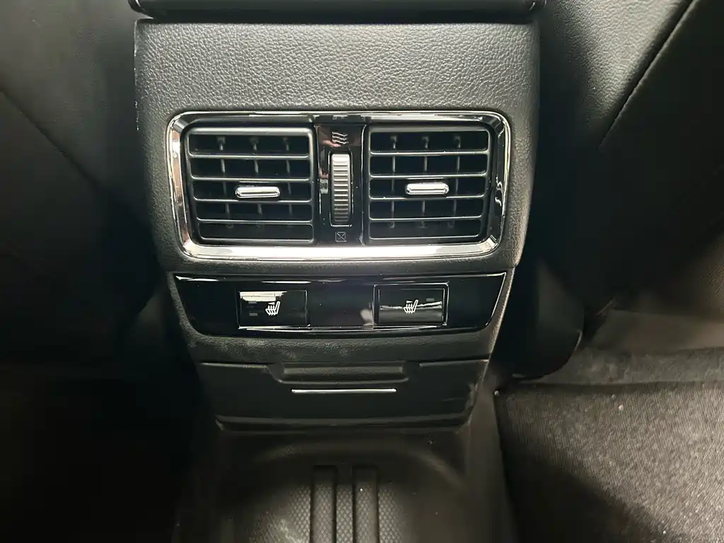 Subaru Outback — фото 17