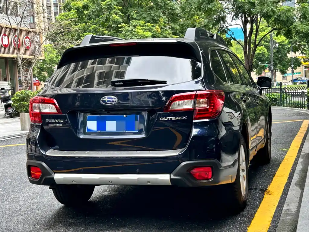 Subaru Outback — фото 4