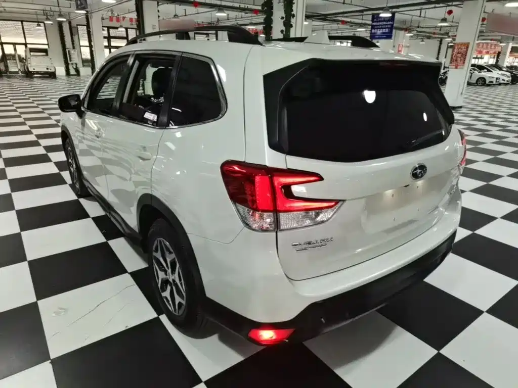 Subaru Forester — фото 5