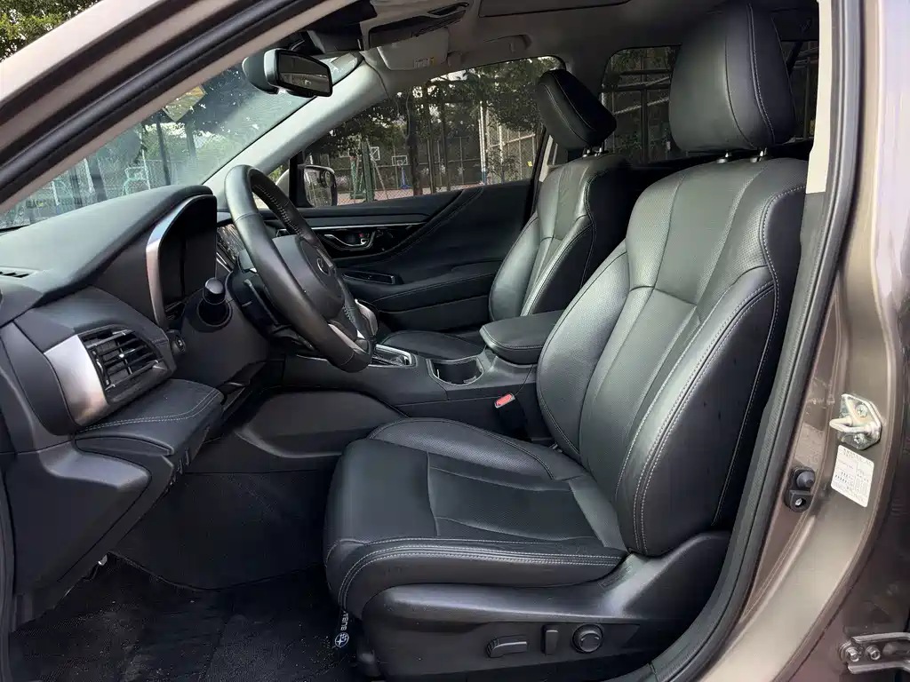 Subaru Outback — фото 20