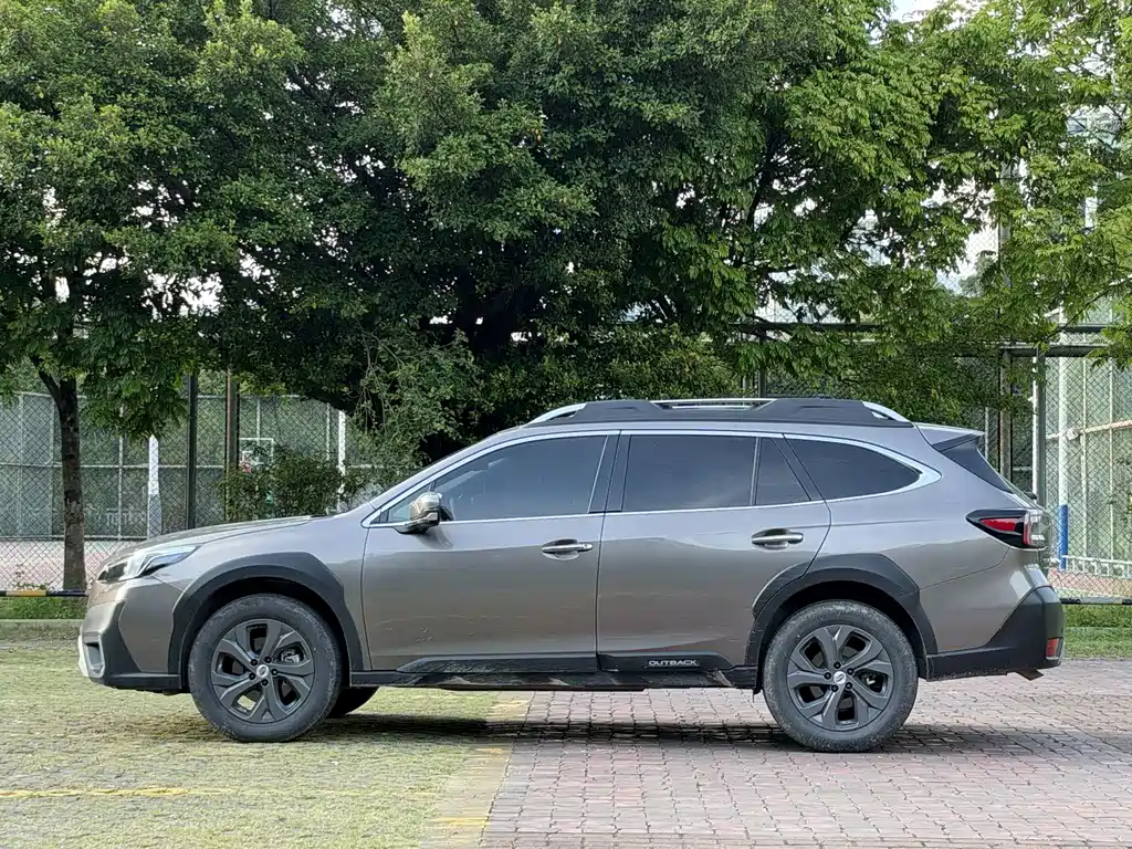 Subaru Outback — фото 4