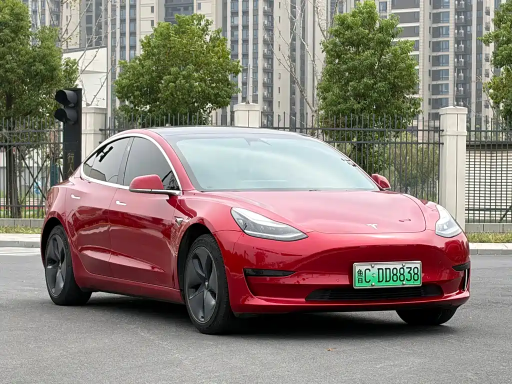 Tesla Model 3 — фото 2