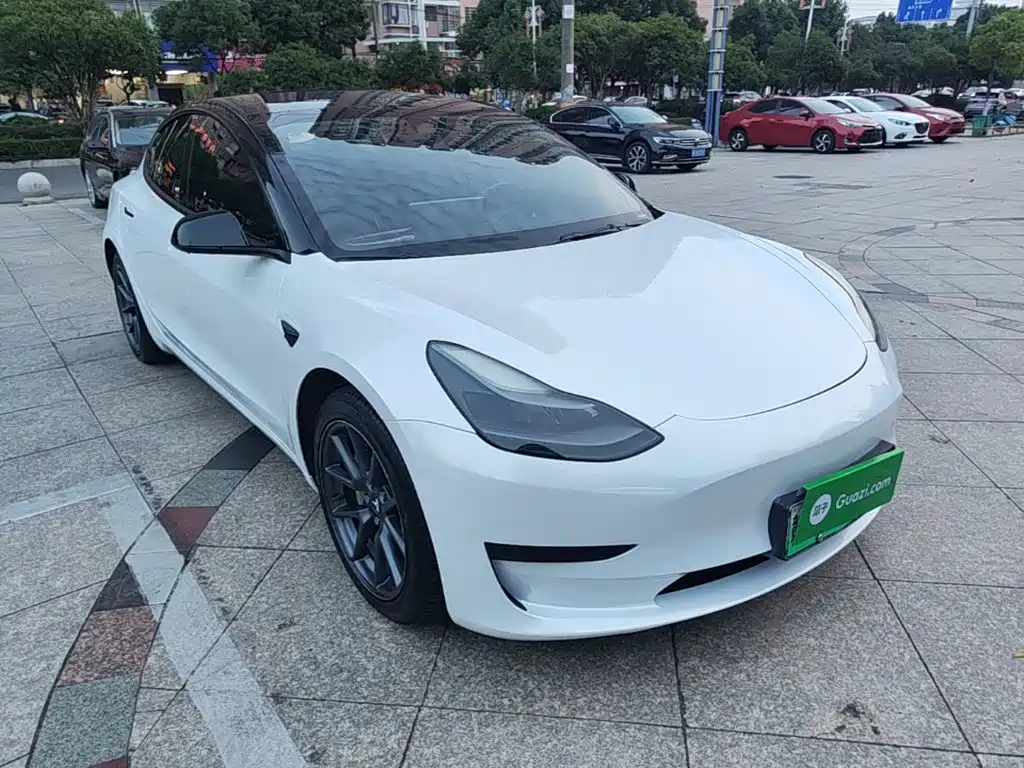 Tesla Model 3 — фото 4