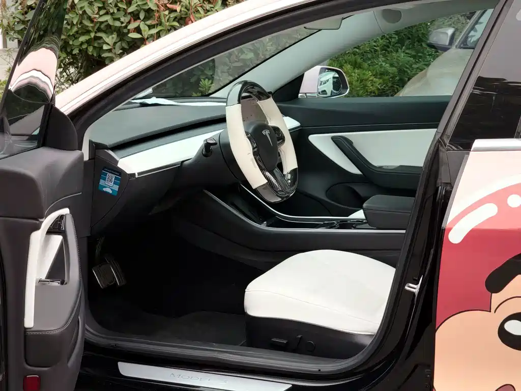 Tesla Model 3 — фото 8