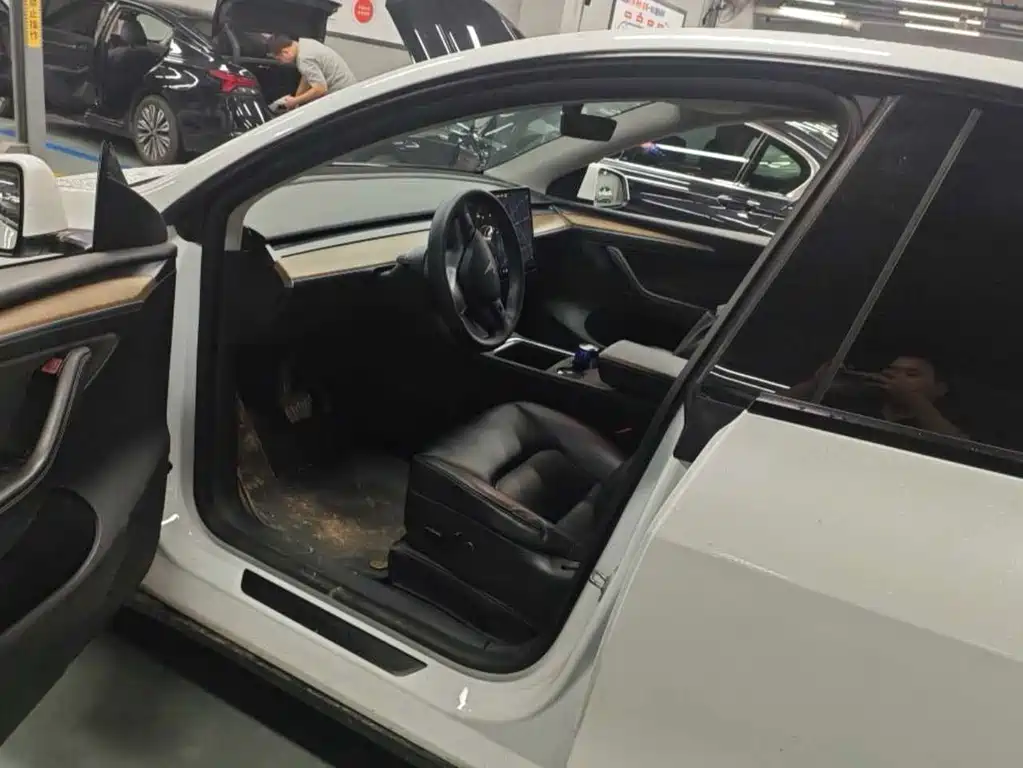Tesla Model Y — фото 4