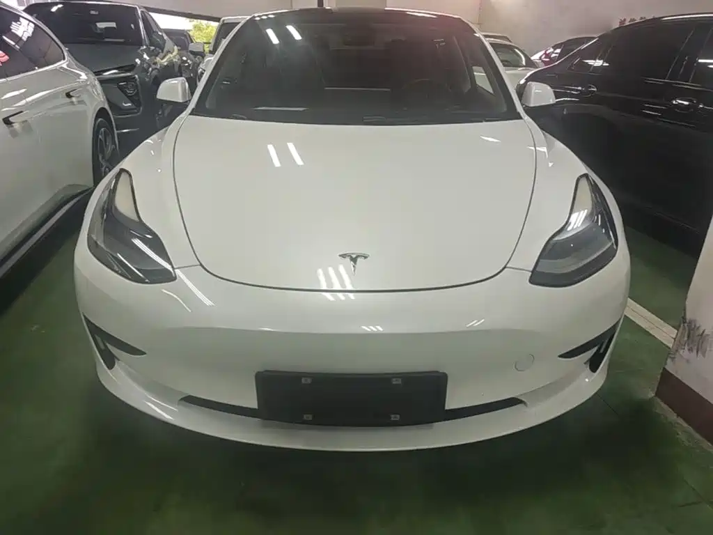 Tesla Model 3 — фото 3