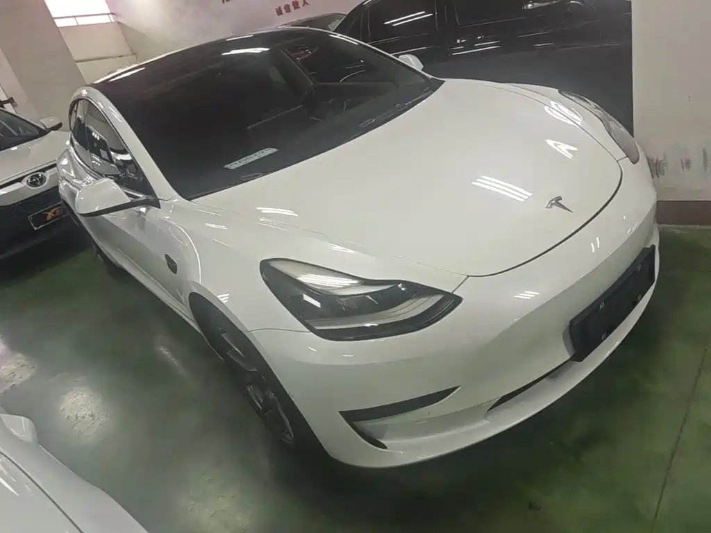 Tesla Model 3 — фото 4