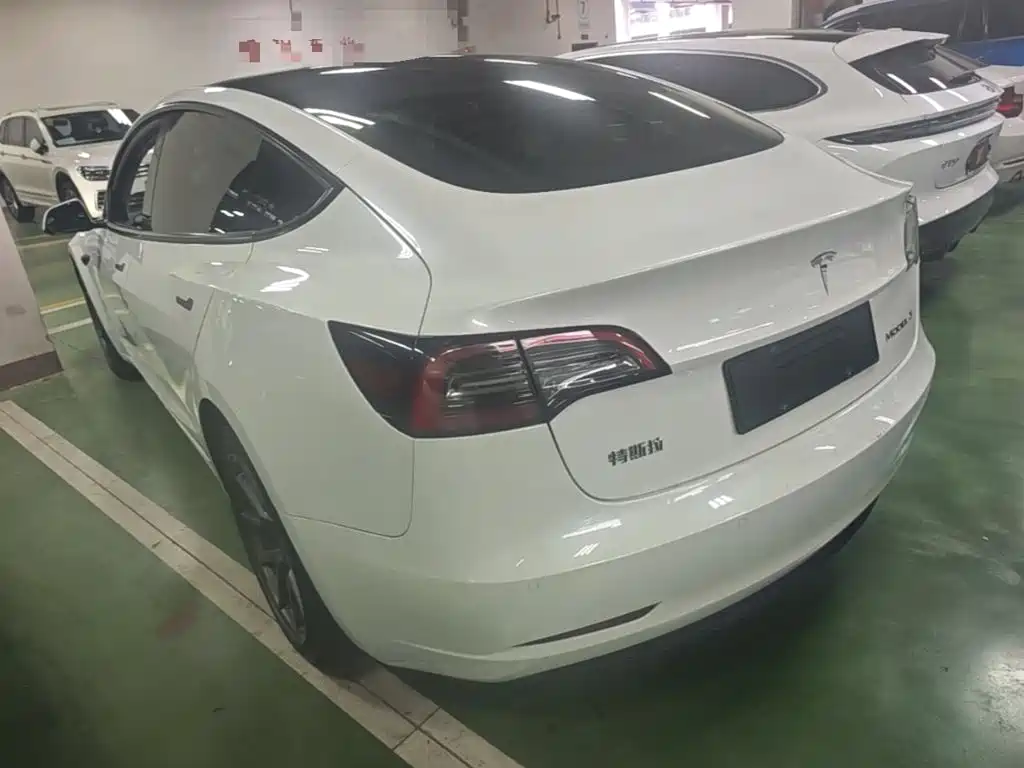 Tesla Model 3 — фото 5