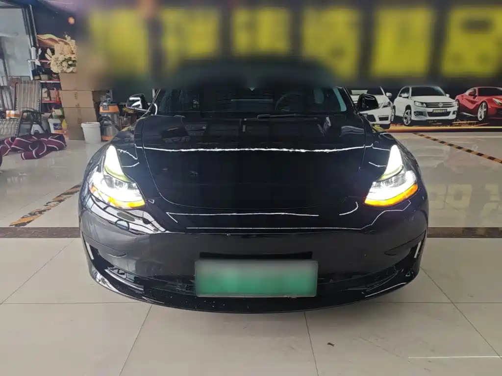 Tesla Model 3 — фото 3