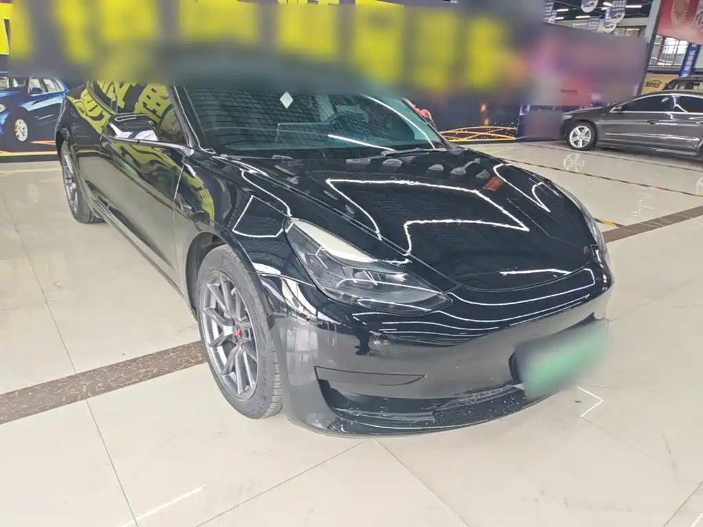 Tesla Model 3 — фото 4
