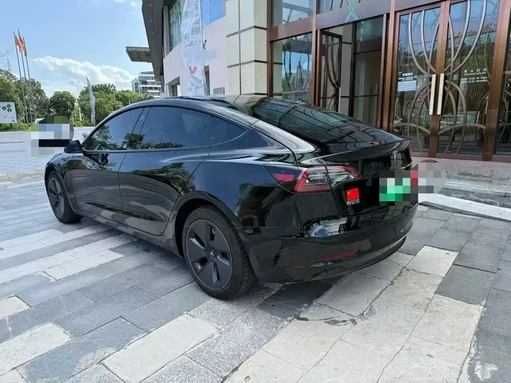 Tesla Model 3 — фото 6
