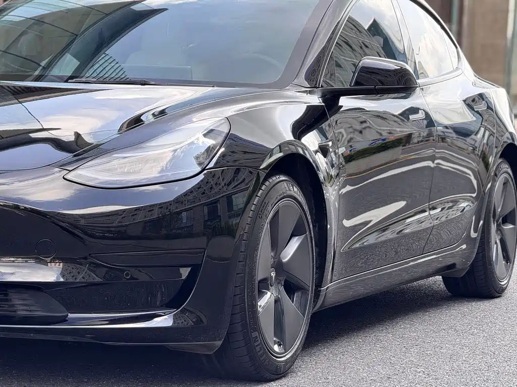 Tesla Model 3 — фото 29