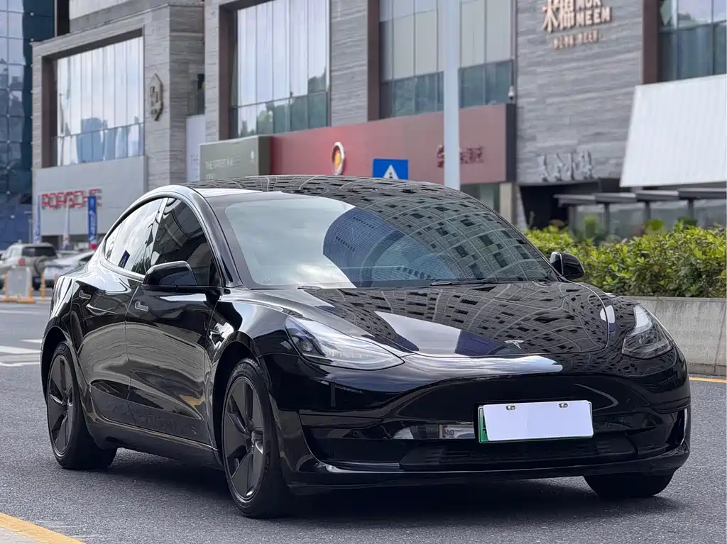 Tesla Model 3 — фото 5