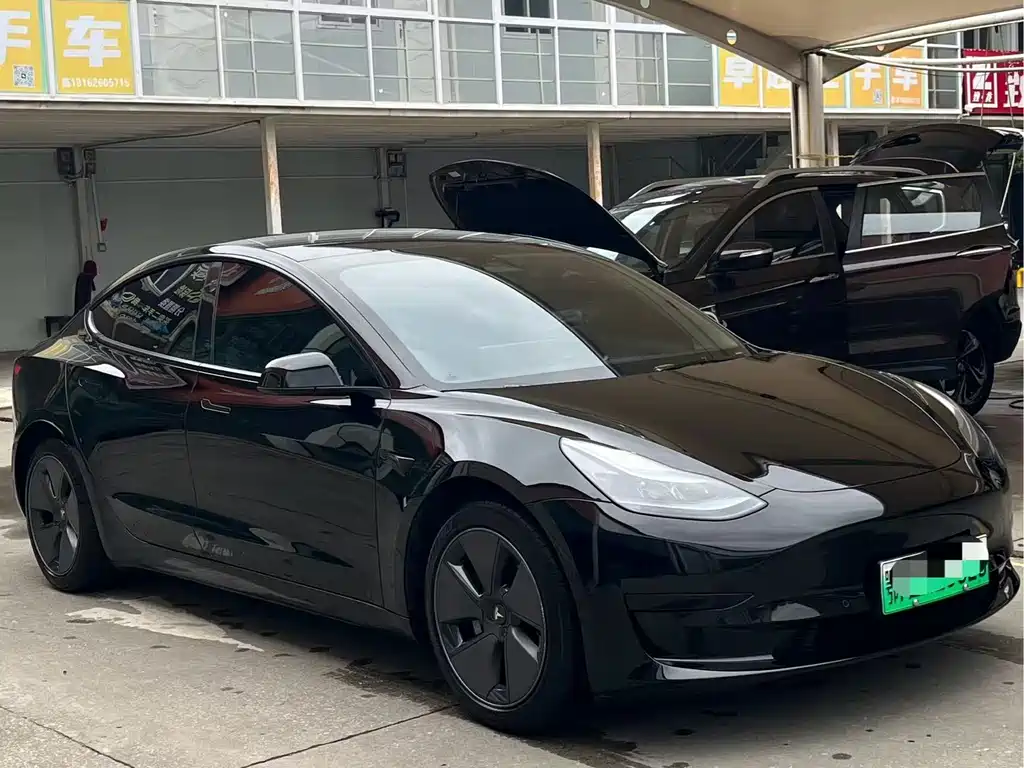 Tesla Model 3 — фото 2