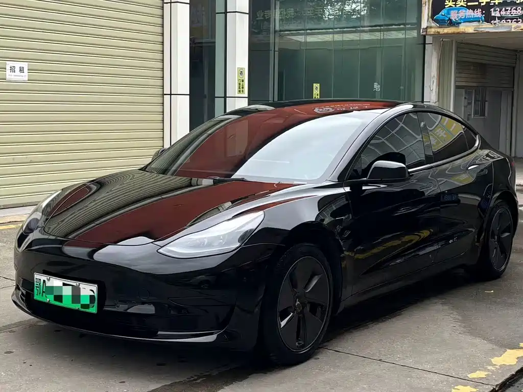 Tesla Model 3 — фото 3