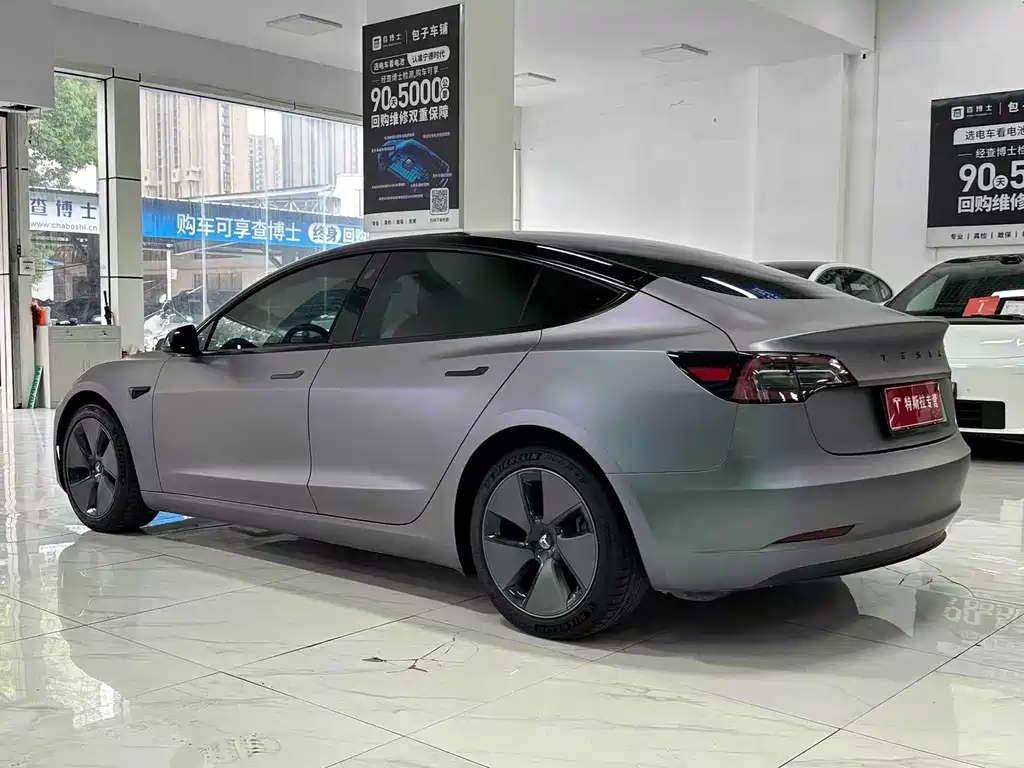 Tesla Model 3 — фото 7