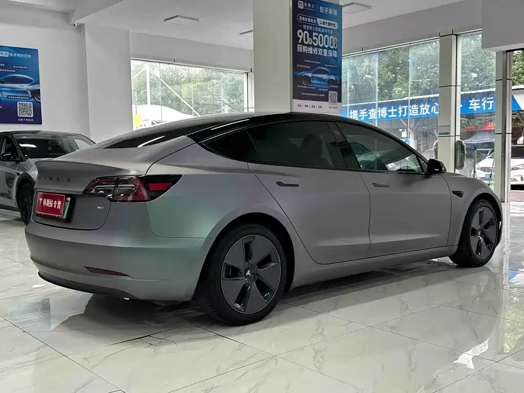 Tesla Model 3 — фото 8