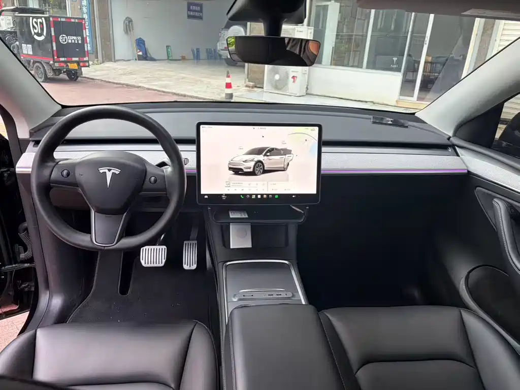Tesla Model Y — фото 5