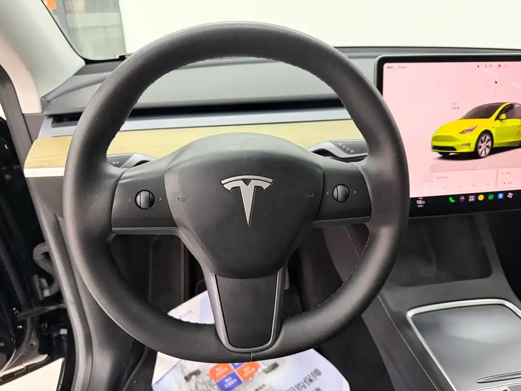 Tesla Model Y — фото 9