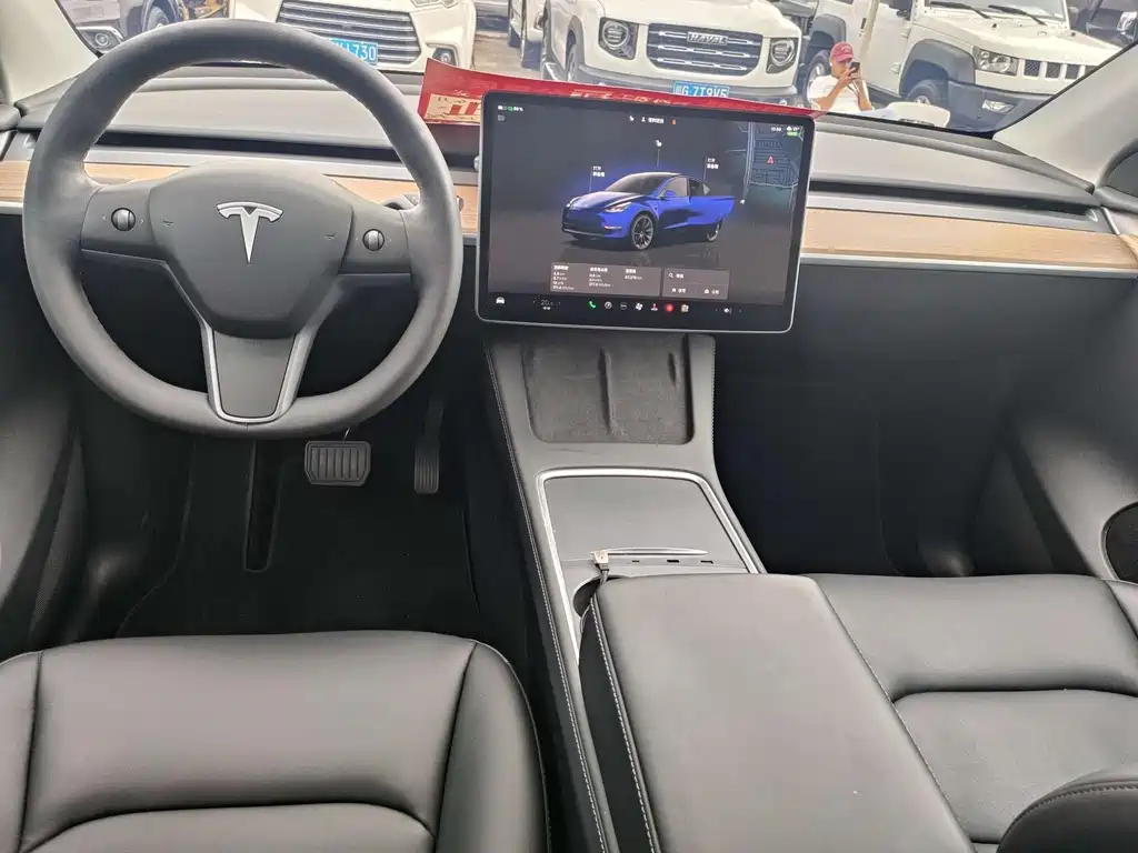 Tesla Model Y — фото 7