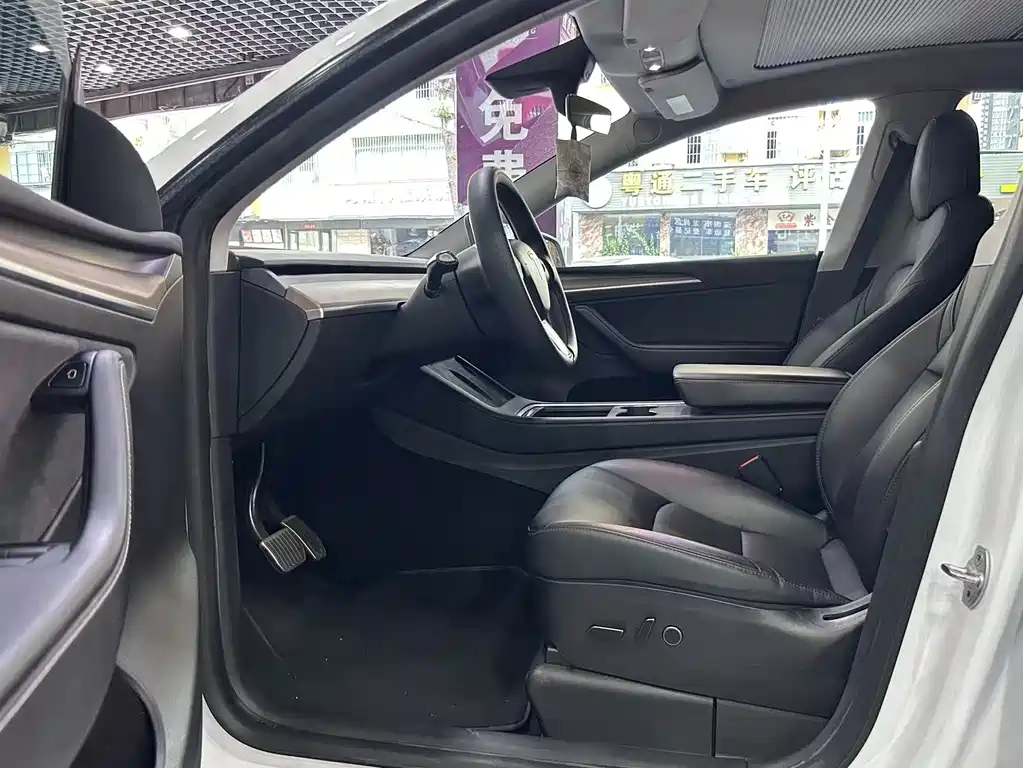 Tesla Model Y — фото 4