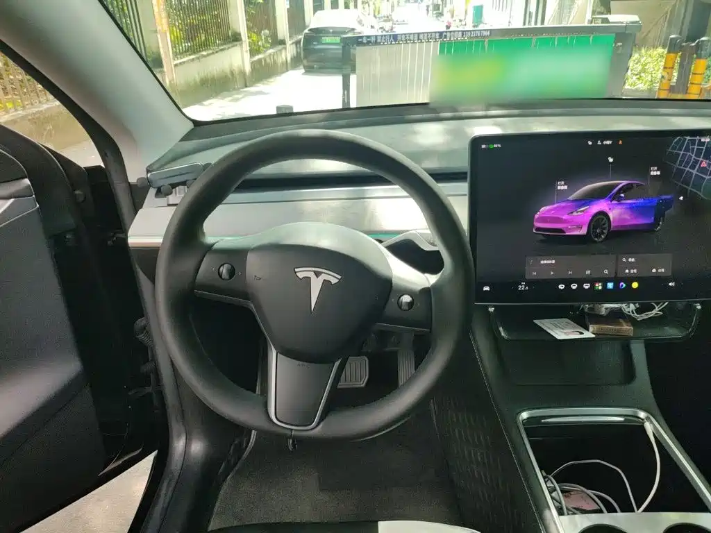 Tesla Model Y — фото 11