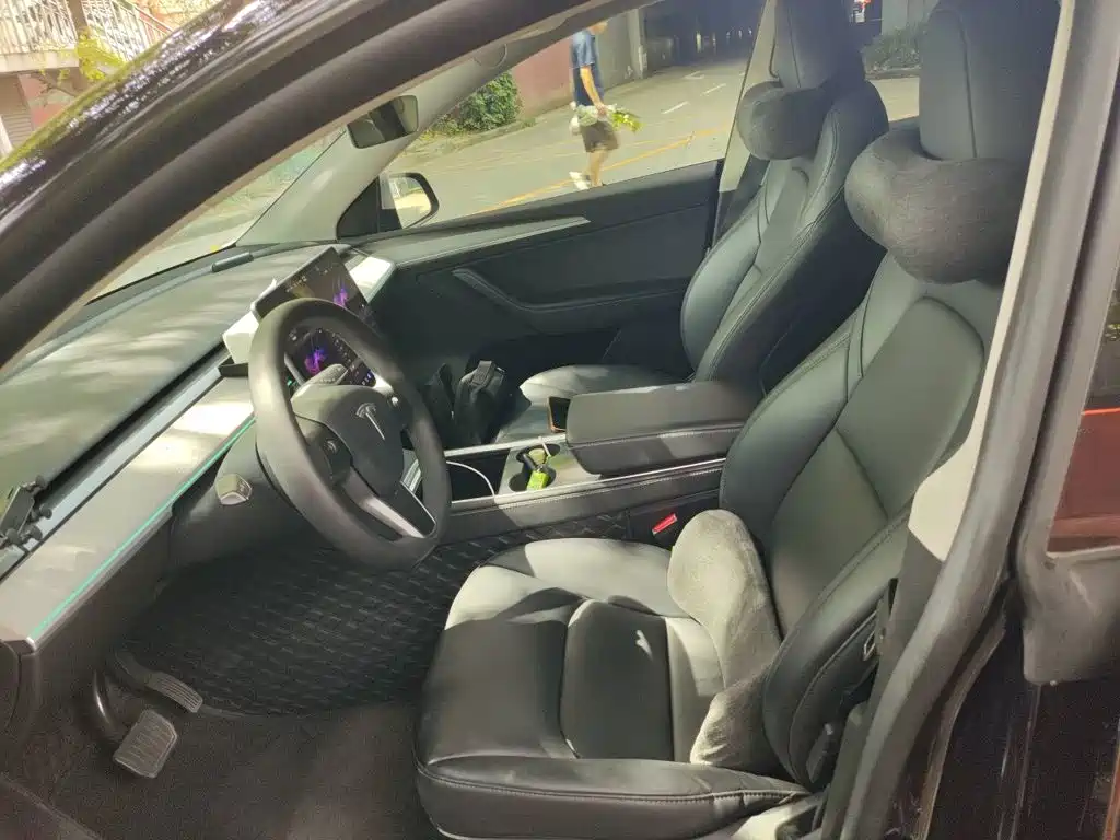 Tesla Model Y — фото 16