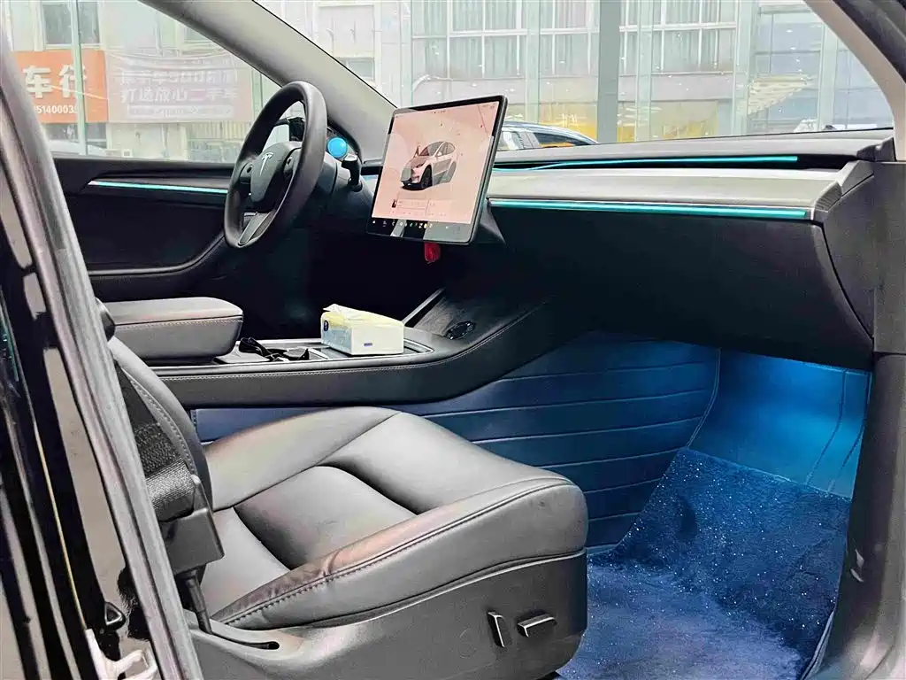 Tesla Model Y — фото 17